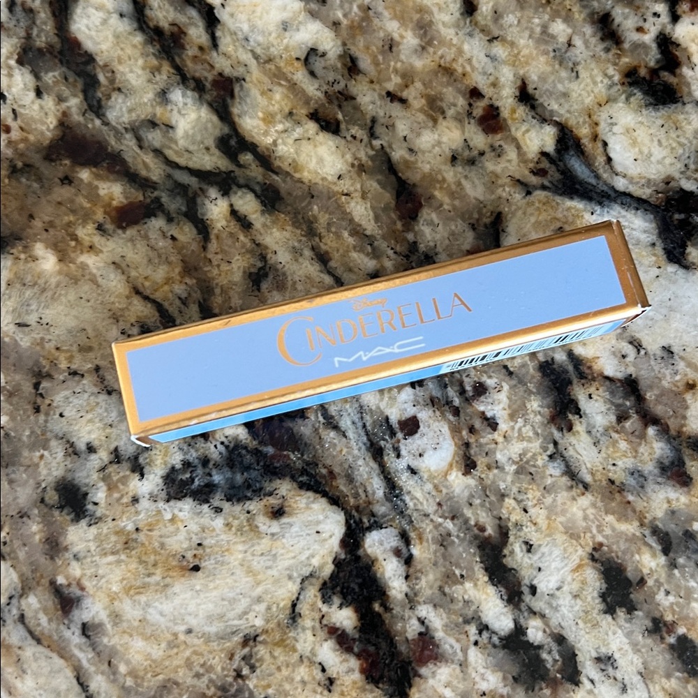 💕🍭MAC Cosmetics Lipglass Cinderella Happily Ever After - Picture 9 of 10